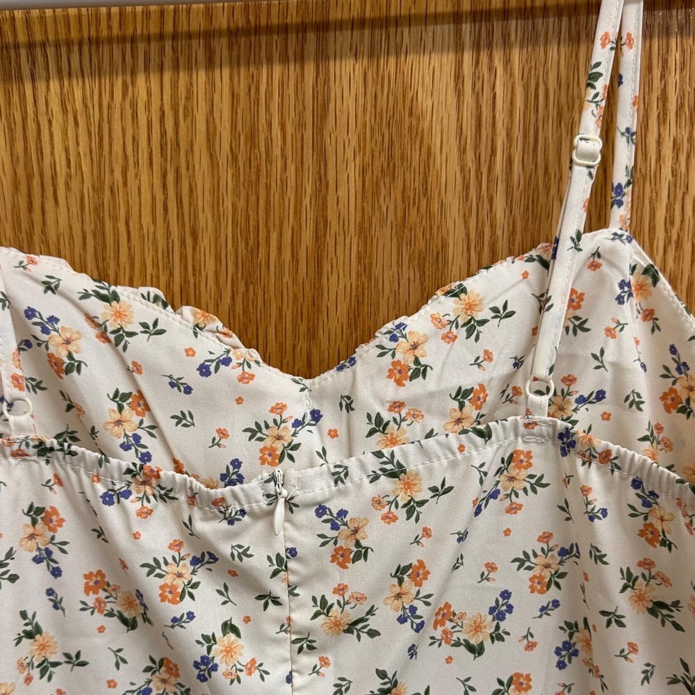 Chic Floral Midi Dress with Spaghetti Straps - Picture 9 of 9